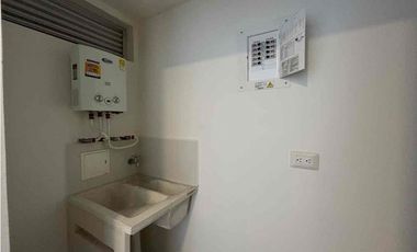 SE ARRIENDA APARTAMENTO EN LA AVENIDA CENTENARIO