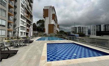 SE ARRIENDA APARTAMENTO EN LA AVENIDA CENTENARIO
