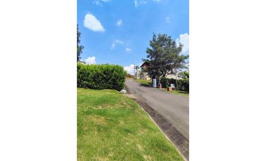 Casa de 70m2 en lote 586 M2 Senderos de la morada