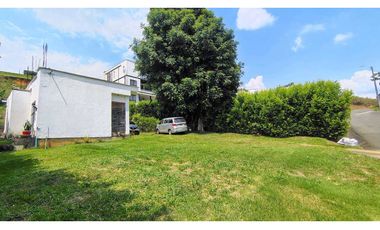 Casa de 70m2 en lote 586 M2 Senderos de la morada