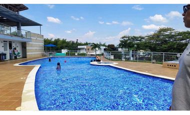 Casa de 70m2 en lote 586 M2 Senderos de la morada