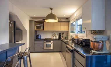 Casa triplex 6 amb. en venta | 2 cocheras | Barrio Cerrado Eucalis | Boulogne, San Isidro