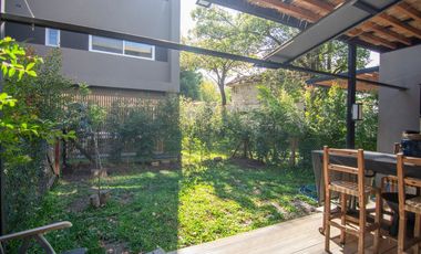 Casa triplex 6 amb. en venta | 2 cocheras | Barrio Cerrado Eucalis | Boulogne, San Isidro