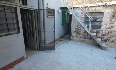 Venta | PH | Florida Oeste | 4 ambientes | Al frente | C/ Patio y Cochera | Apto Crédito