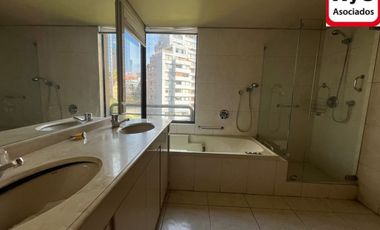 ESTILO PENTHOUSE BARRIO EL GOLF INCLUYE 3 estacionamientos