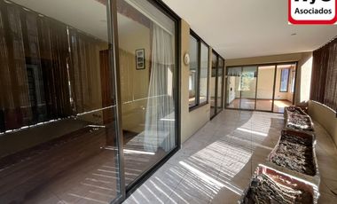 ESTILO PENTHOUSE BARRIO EL GOLF INCLUYE 3 estacionamientos