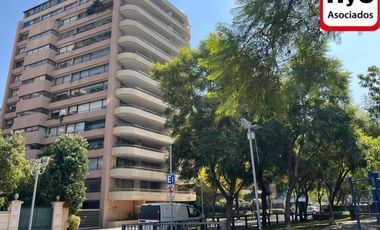 ESTILO PENTHOUSE BARRIO EL GOLF INCLUYE 3 estacionamientos