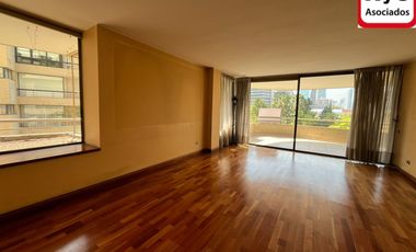 ESTILO PENTHOUSE BARRIO EL GOLF INCLUYE 3 estacionamientos
