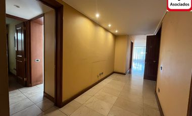 ESTILO PENTHOUSE BARRIO EL GOLF INCLUYE 3 estacionamientos