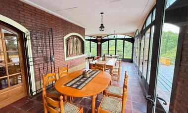 Hermosa casa de 3 dormitorios en Raco, terreno de 1.4 hectáreas con cancha de tenis, apta crédito