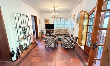 Hermosa casa de 3 dormitorios en Raco, terreno de 1.4 hectáreas con cancha de tenis, apta crédito