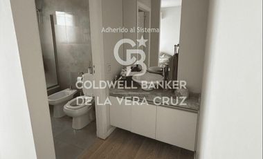 Departamento de tres habitaciones sobre boulevard