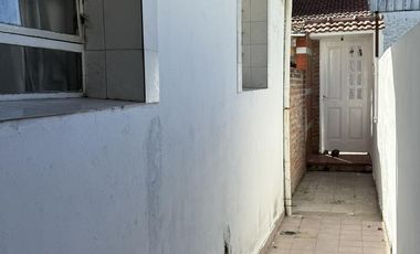 PH en  Alquiler 2 amb. c/ patio - Ramos Mejia
