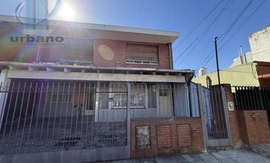PH en  Alquiler 2 amb. c/ patio - Ramos Mejia