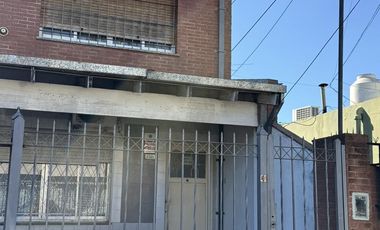 PH en  Alquiler 2 amb. c/ patio - Ramos Mejia