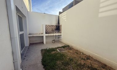 Alquiler - Dúplex de 2 Dormitorios en Barrio Los Olmos  - A043