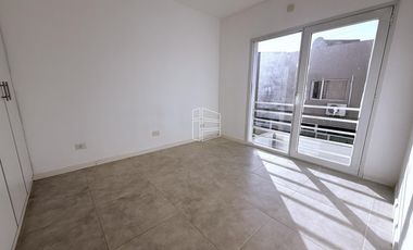 Alquiler - Dúplex de 2 Dormitorios en Barrio Los Olmos  - A043