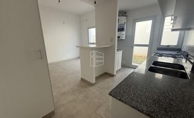 Alquiler - Dúplex de 2 Dormitorios en Barrio Los Olmos  - A043