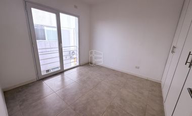 Alquiler - Dúplex de 2 Dormitorios en Barrio Los Olmos  - A043