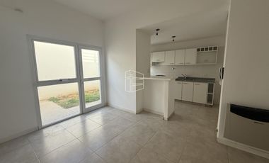 Alquiler - Dúplex de 2 Dormitorios en Barrio Los Olmos  - A043