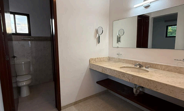 | Exclusiva casa en renta dentro de una excelente zona residencial |