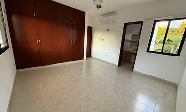 | Exclusiva casa en renta dentro de una excelente zona residencial |