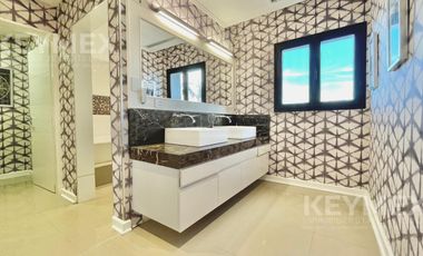 Casa en alquiler en barrio cerrado El Yacht, 4 habitaciones, amarra al agua