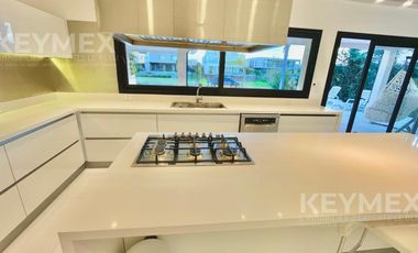 Casa en alquiler en barrio cerrado El Yacht, 4 habitaciones, amarra al agua