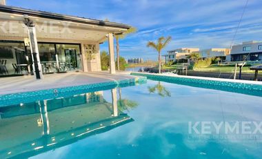 Casa en alquiler en barrio cerrado El Yacht, 4 habitaciones, amarra al agua