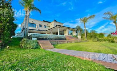 Casa en alquiler en barrio cerrado El Yacht, 4 habitaciones, amarra al agua