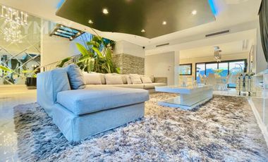 Casa en alquiler en barrio cerrado El Yacht, 4 habitaciones, amarra al agua