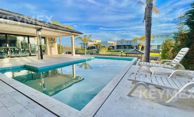 Casa en alquiler en barrio cerrado El Yacht, 4 habitaciones, amarra al agua