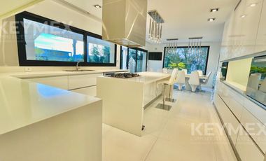 Casa en alquiler en barrio cerrado El Yacht, 4 habitaciones, amarra al agua