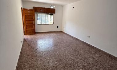 Casa en alquiler Guernica 3 ambientes