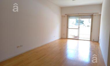 Departamento en Alquiler en Villa Ballester-2 ambientes -Muy luminoso- Zona centrica.