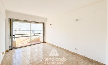 Departamento 2 AMB C/DEPENDENCIA Y BALCON A LA CALLE!