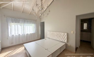 Casa en Alquiler de 5 Ambientes en El Carmencito
