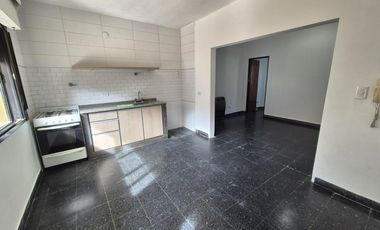 Casa 3ambientes ALQUILER en Gerli
