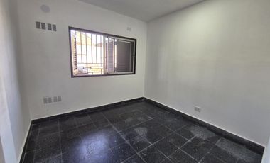 Casa 3ambientes ALQUILER en Gerli