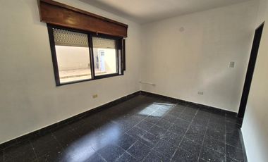 Casa 3ambientes ALQUILER en Gerli