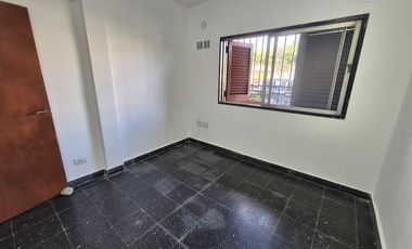 Casa 3ambientes ALQUILER en Gerli