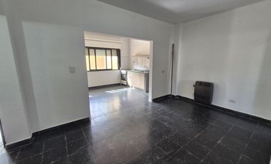 Casa 3ambientes ALQUILER en Gerli