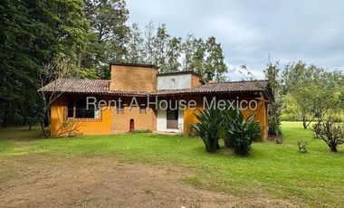 Casa en Renta en Valle de Bravo, Valle de Bravo CR 26-2864.