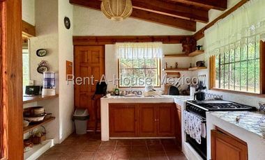 Casa en Renta en Valle de Bravo, Valle de Bravo CR 26-2864.