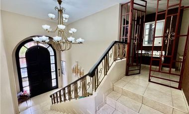 VENTA CASA BRISAS DEL GOLF CON PISCINA (EC)