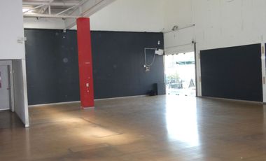 GRAN LOCAL EN STREP CENTER