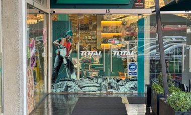 GRAN LOCAL EN STREP CENTER