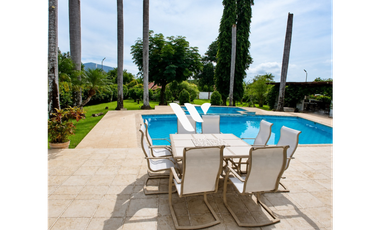 SE VENDE EXCLUSIVA RESIDENCIA EN URB. LAS PERLAS - DAVID, CHIRIQU