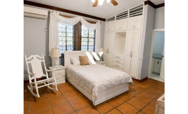SE VENDE EXCLUSIVA RESIDENCIA EN URB. LAS PERLAS - DAVID, CHIRIQU