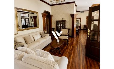 SE VENDE EXCLUSIVA RESIDENCIA EN URB. LAS PERLAS - DAVID, CHIRIQU